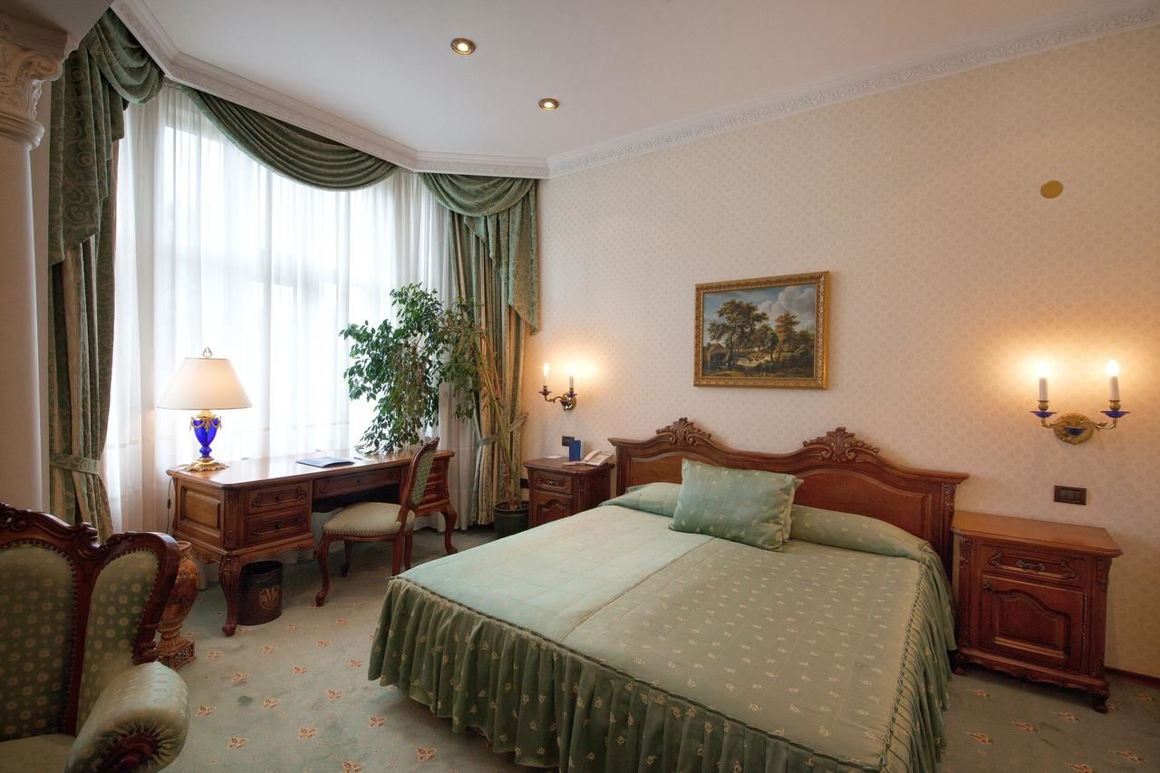 Отель Grand Hotel London Варна-13