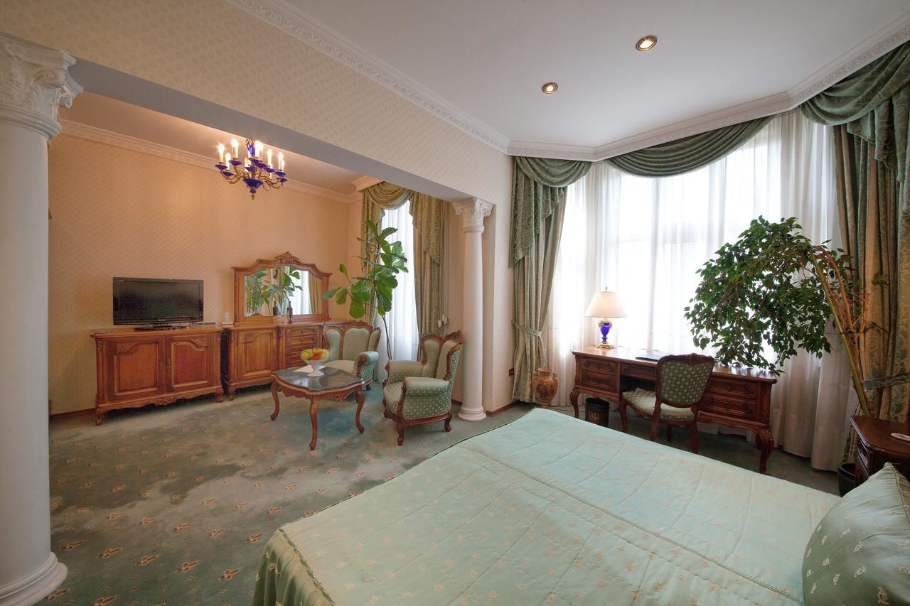 Отель Grand Hotel London Варна