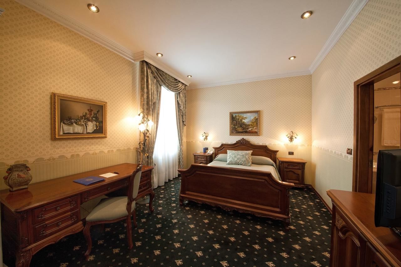 Отель Grand Hotel London Варна-15
