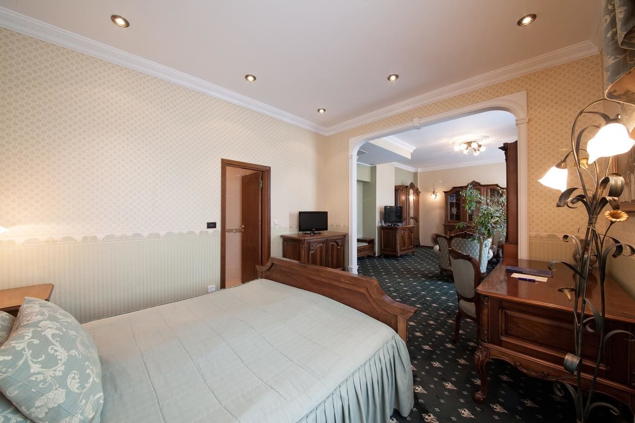 Отель Grand Hotel London Варна-16