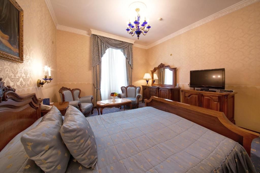 Отель Grand Hotel London Варна