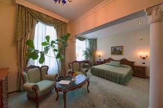 Отель Grand Hotel London Варна Двухместный номер Делюкс с 1 кроватью или 2 отдельными кроватями-1